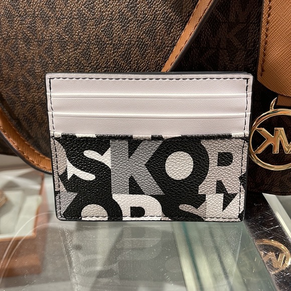 MICHAEL KORS MENS
Cooper Graphic Logo Tall Card Case
36S3LCOD2U
Black Multi NWT - Picture 12 of 16